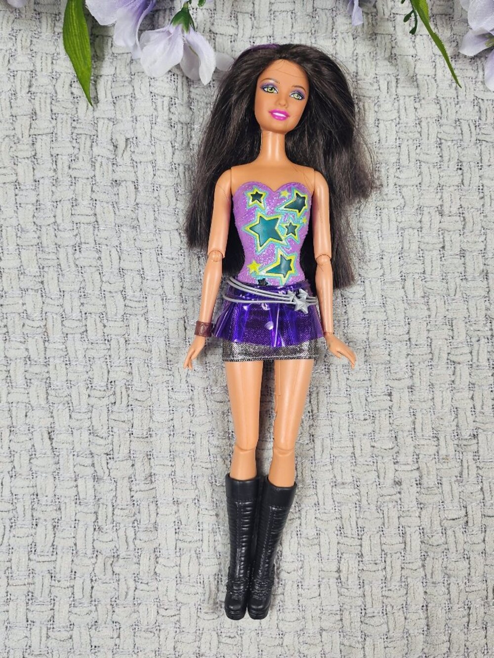 Barbie 2010 Fashionistas In the Spotlight Sassy Articulated Singing Teresa Doll